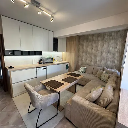 Apartament Forum *